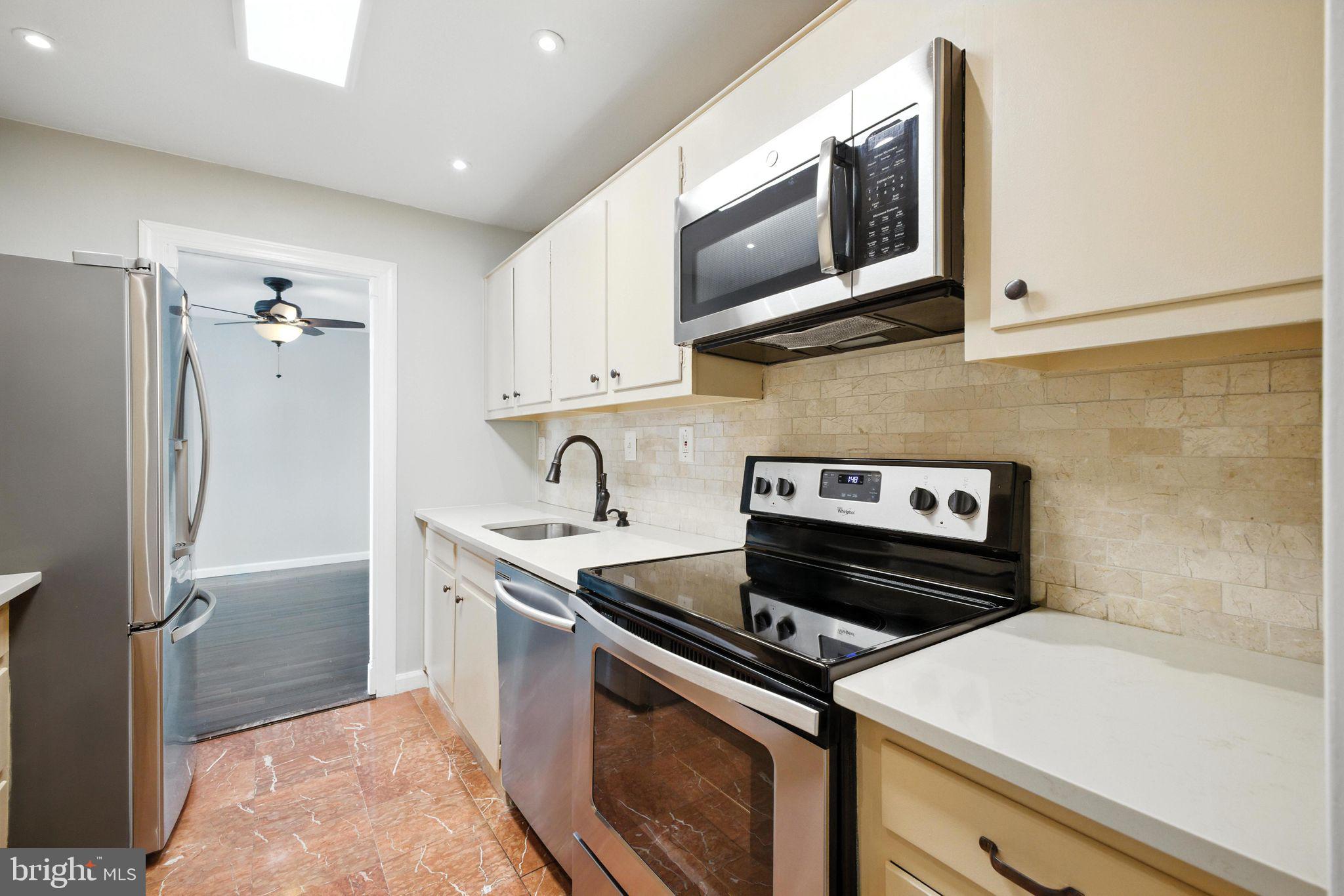 9701 Fields Road, Unit 2208 Gaithersburg, MD 20878 - Photo 11 of 35