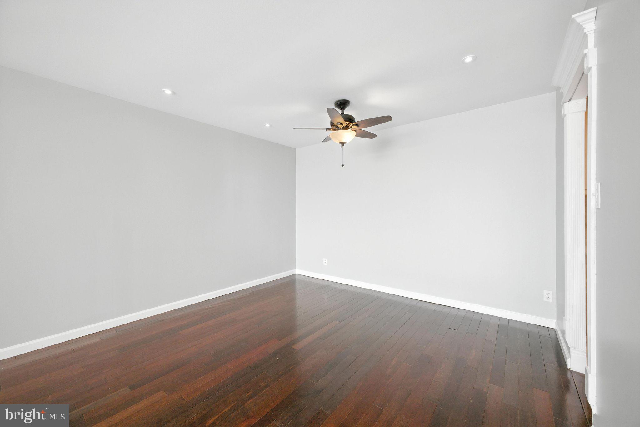 9701 Fields Road, Unit 2208 Gaithersburg, MD 20878 - Photo 20 of 35 Dining