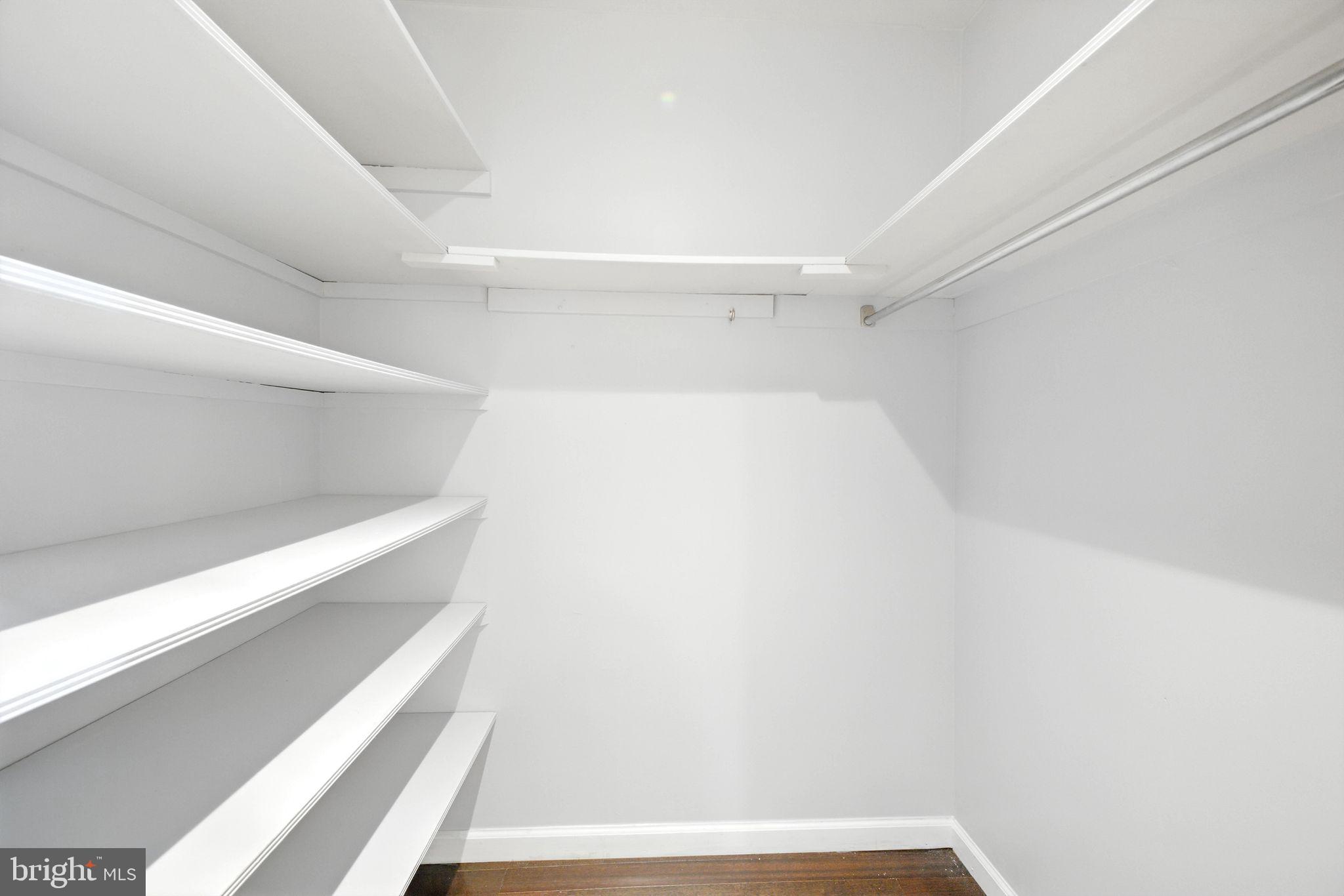 9701 Fields Road, Unit 2208 Gaithersburg, MD 20878 - Photo 25 of 35 Walk-in-closet