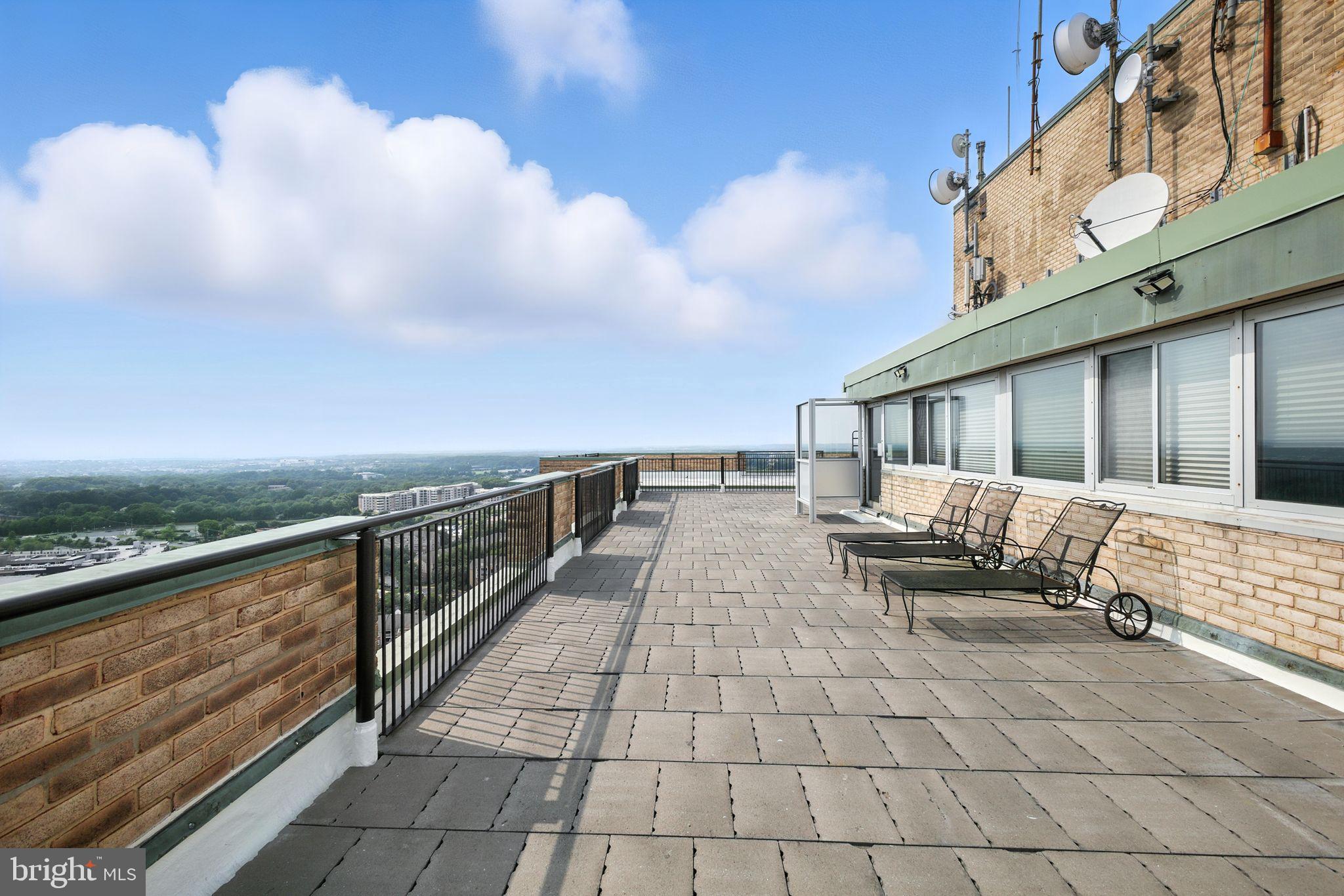 9701 Fields Road, Unit 2208 Gaithersburg, MD 20878 - Photo 29 of 35 Rooftop