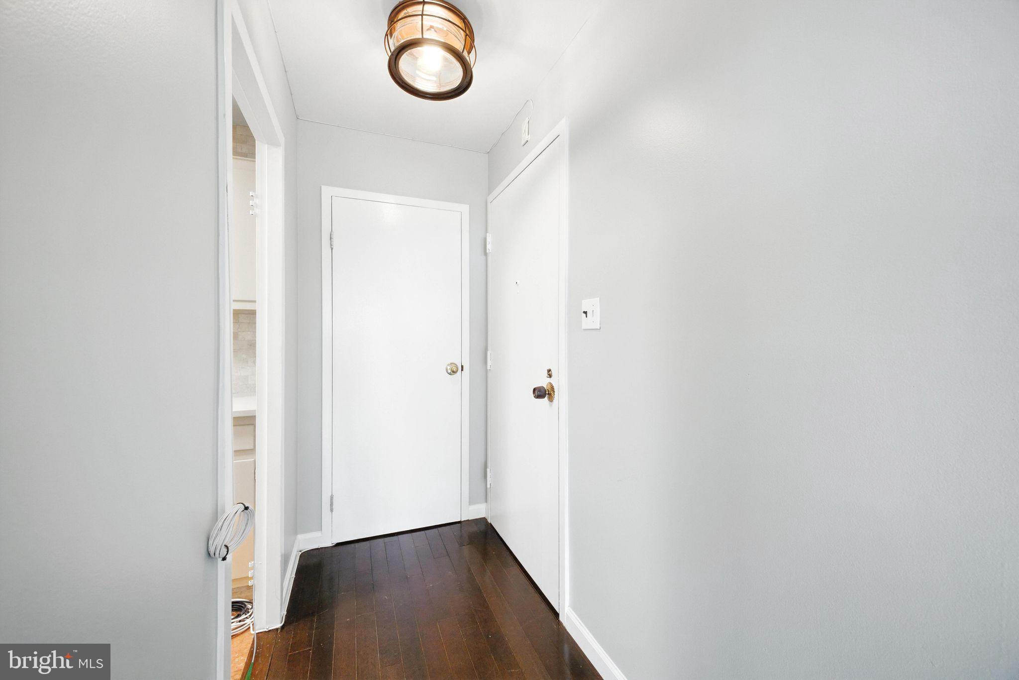 9701 Fields Road, Unit 2208 Gaithersburg, MD 20878 - Photo 8 of 35 Foyer