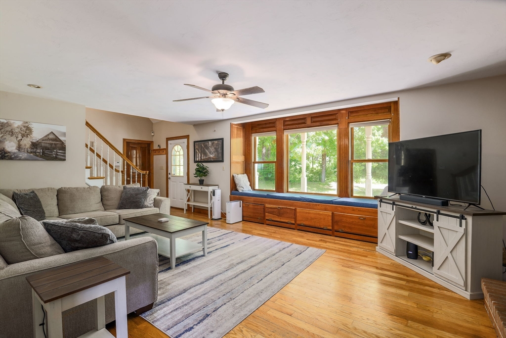 27 Davis Street Rutland, MA 01543 - Photo 19 of 39
