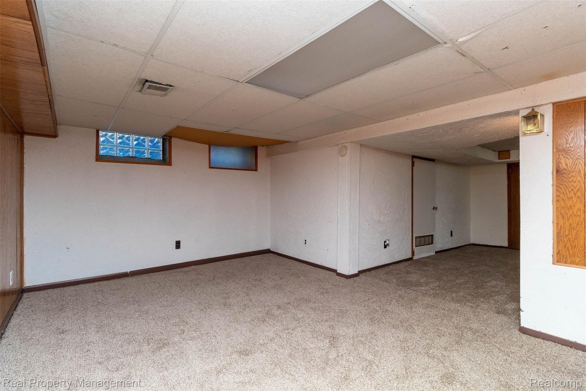 157 Ogemaw Road Pontiac, MI 48341 - Photo 14 of 23 66.jpg