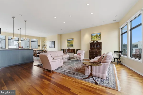 $1,100,000 | 115 Cuthbert Street, Unit H, Philadelphia, PA 19106