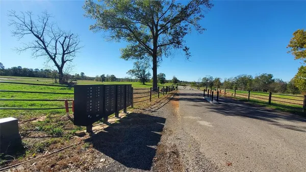 $400,000 | Tbd Tbd Waterside Lane, Pittsburg, TX 75686