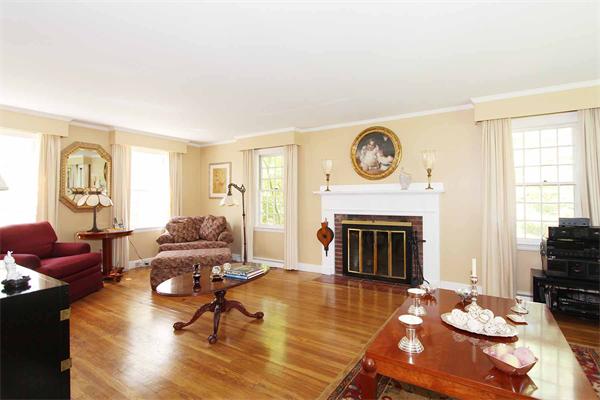 66 Mossman Road Sudbury, MA 01776 - Photo 3 of 16 Gallery Image 3