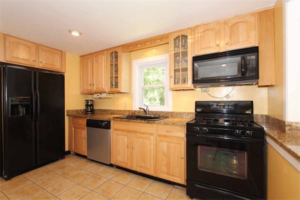 66 Mossman Road Sudbury, MA 01776 - Photo 5 of 16 Gallery Image 5