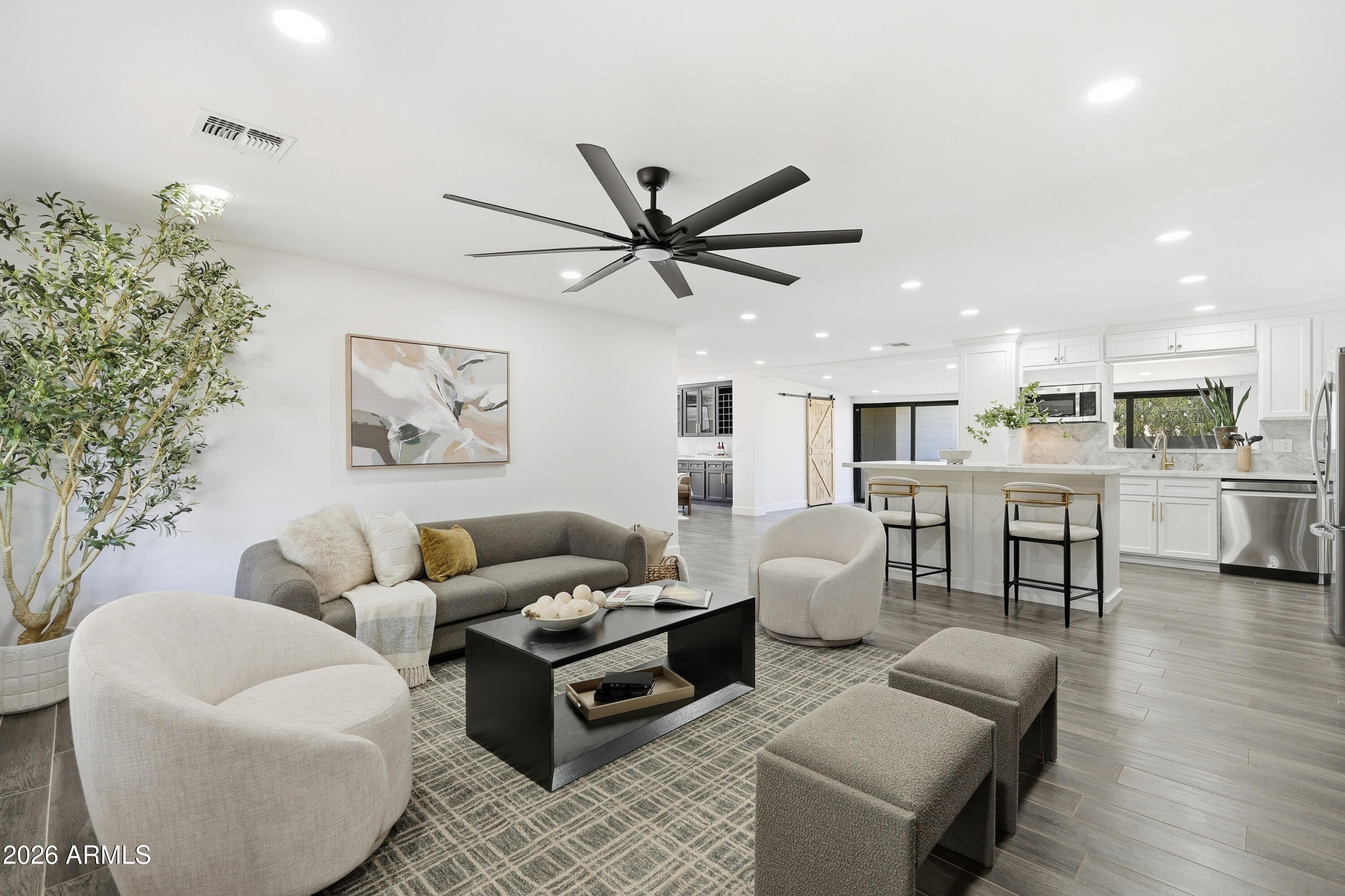 2266 East Willis Road Gilbert, AZ 85297 - Photo 5 of 95