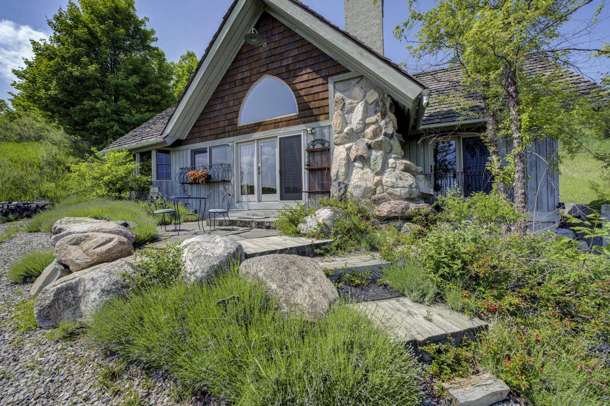 10702 East Hilltop Road Suttons Bay, MI 49682 - Photo 14 of 92