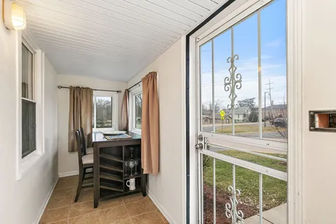 $280,000 | 306 Johnson Street, East Dundee, IL 60118