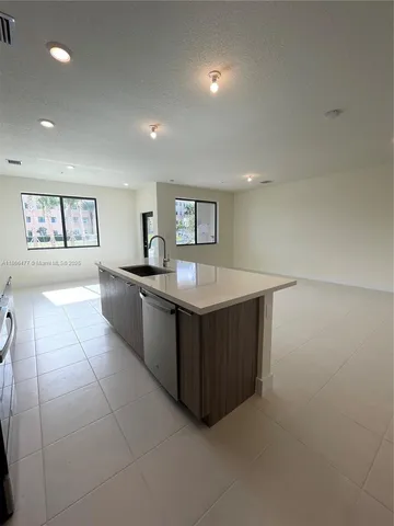 $3,500 | 8265 Northwest 41st Street, Unit C107, Doral, FL 33166