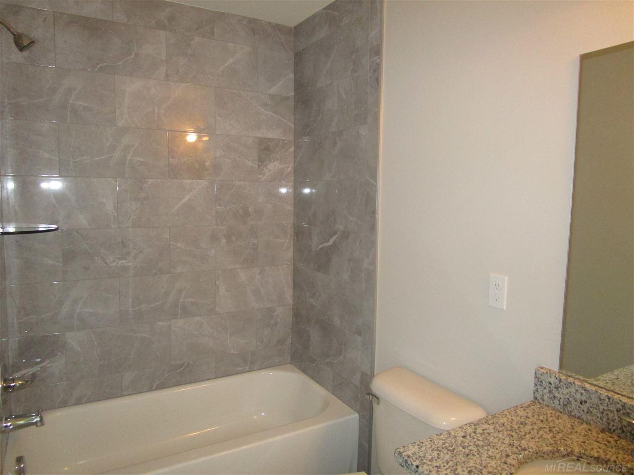 47372 Mariners New Baltimore, MI 48051 - Photo 12 of 14