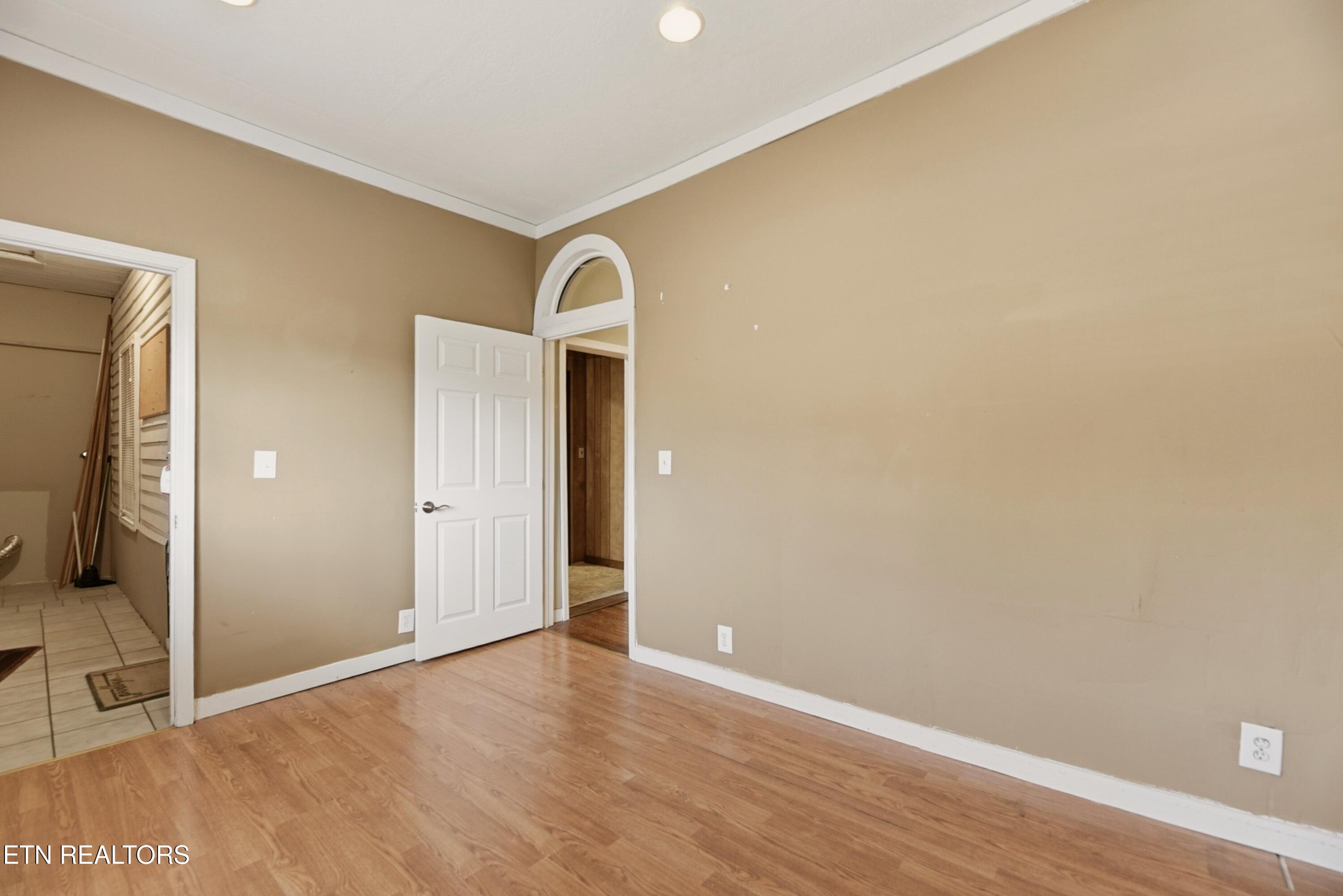 400 North Main Street Clinton, TN 37716 - Photo 15 of 36 NMain400 (74)