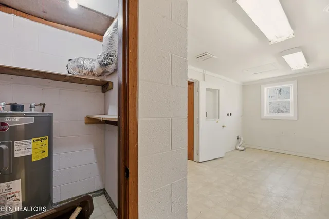 $369,900 | 400 North Main Street, Clinton, TN 37716