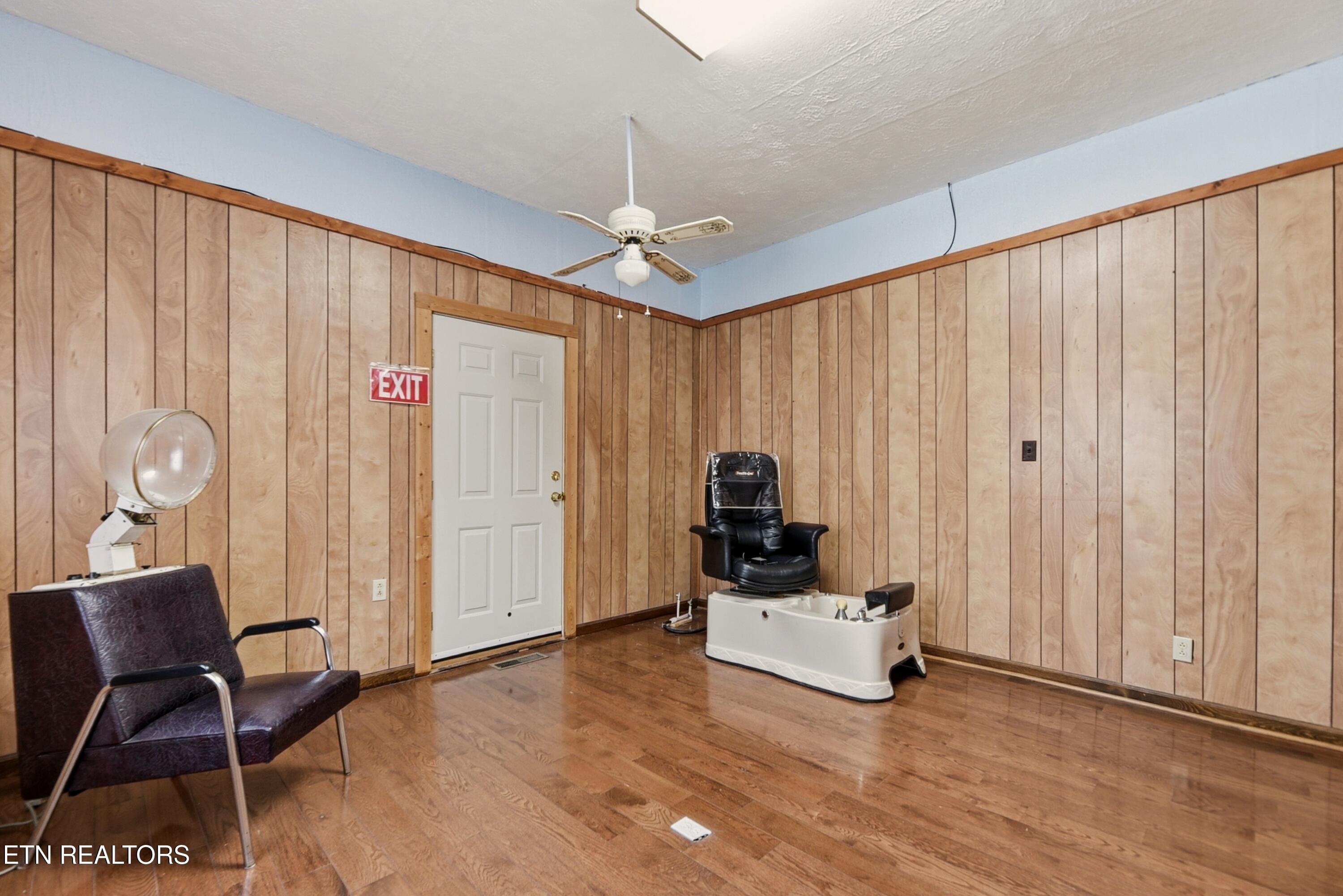 400 North Main Street Clinton, TN 37716 - Photo 25 of 36 NMain400 (6)