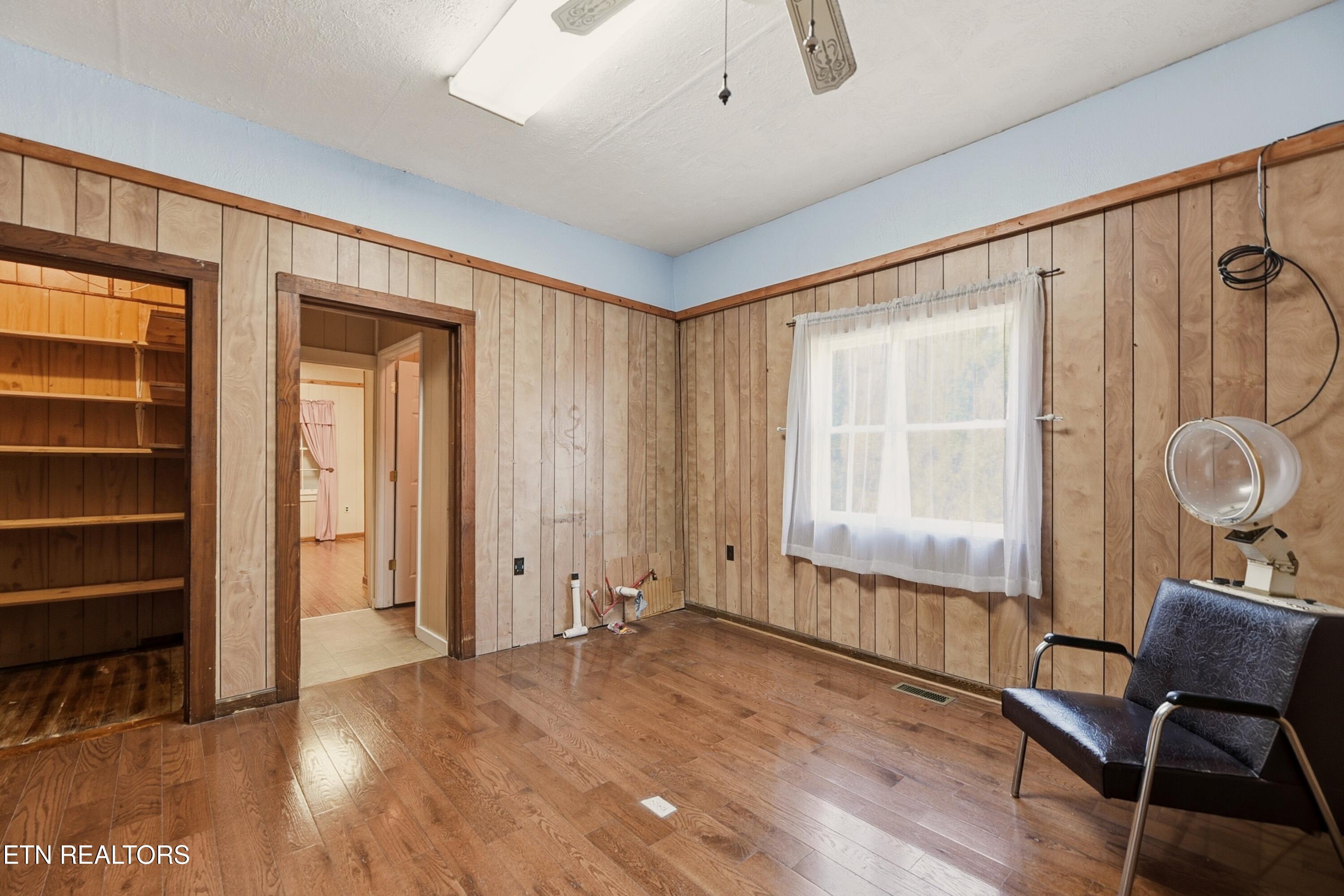 400 North Main Street Clinton, TN 37716 - Photo 26 of 36 NMain400 (8)