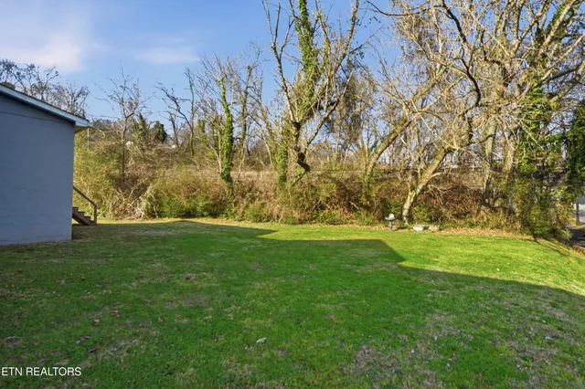 $369,900 | 400 North Main Street, Clinton, TN 37716