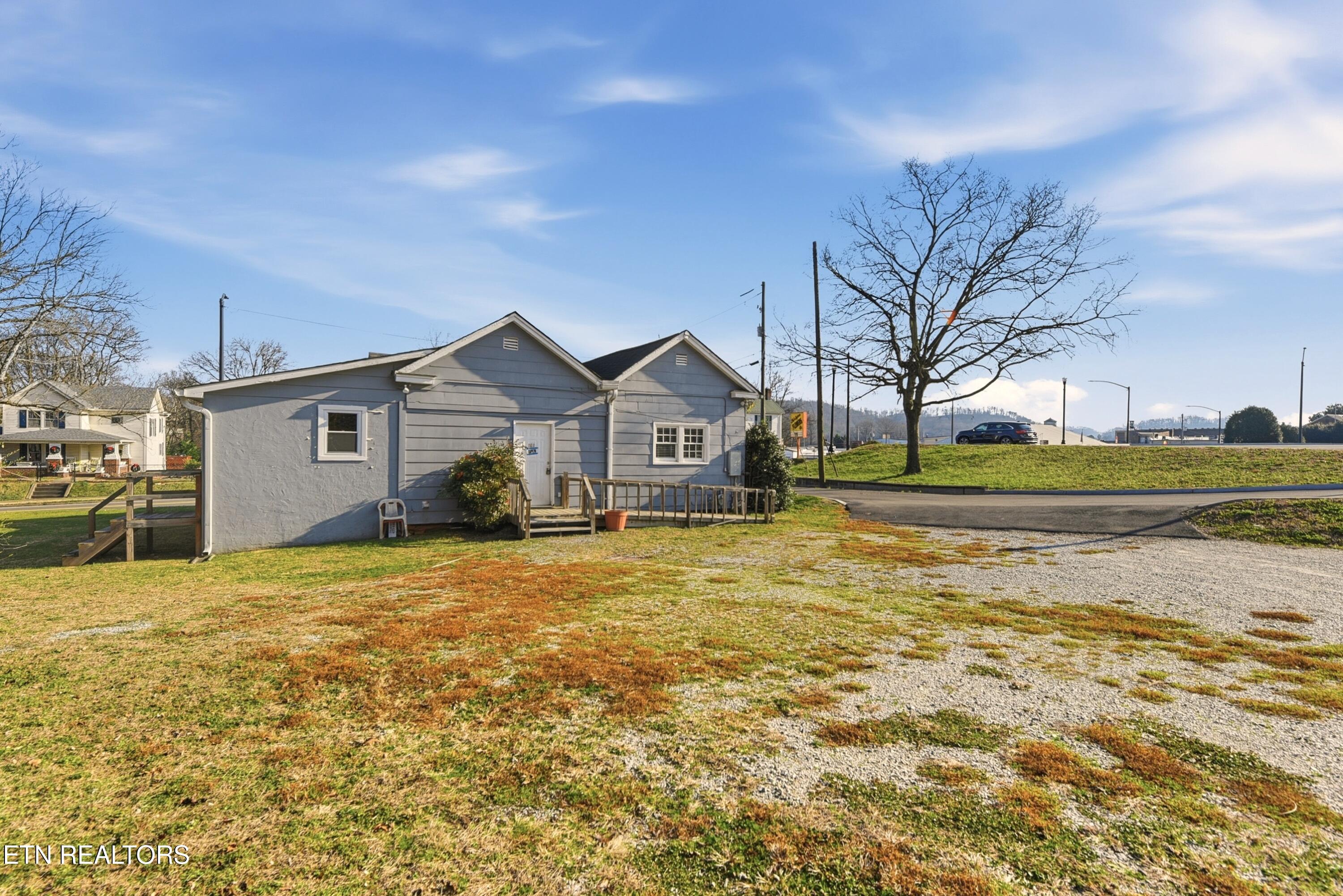 400 North Main Street Clinton, TN 37716 - Photo 30 of 36 NMain400 (41)