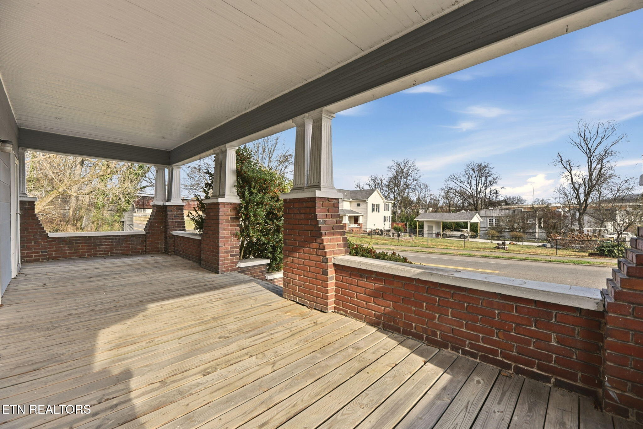 400 North Main Street Clinton, TN 37716 - Photo 3 of 36 33-web-or-mls-DSC_1974