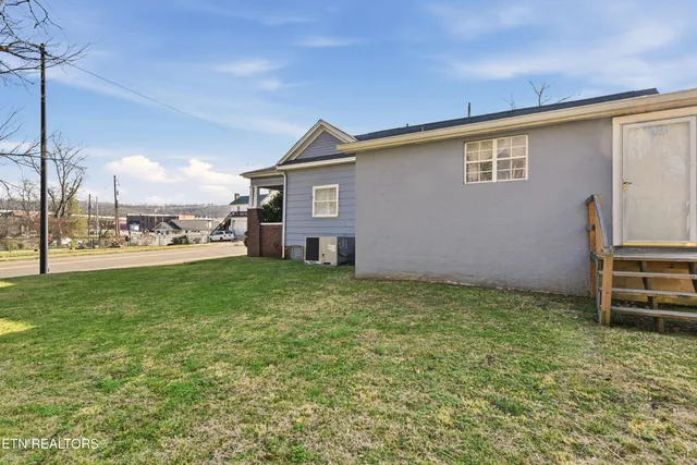 $369,900 | 400 North Main Street, Clinton, TN 37716