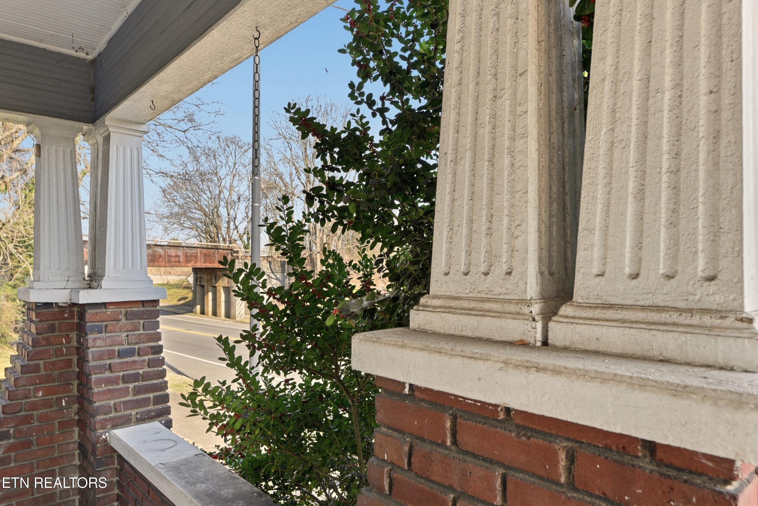 400 North Main Street Clinton, TN 37716 - Photo 4 of 36 NMain400 (14)