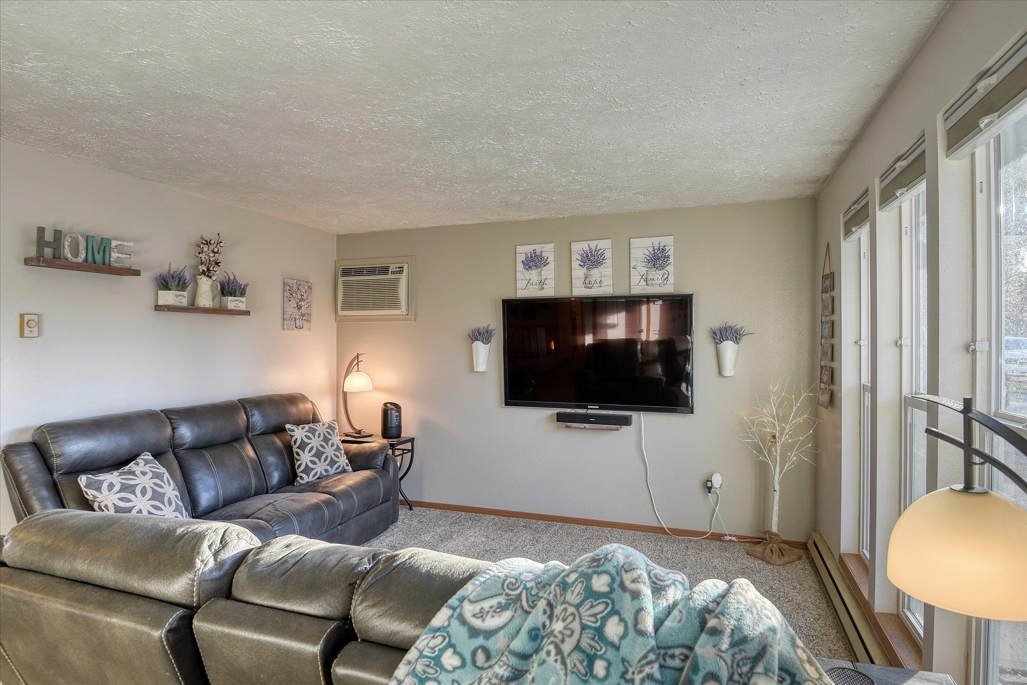 819 South Burns Road Spokane Valley, WA 99037 - Photo 3 of 33