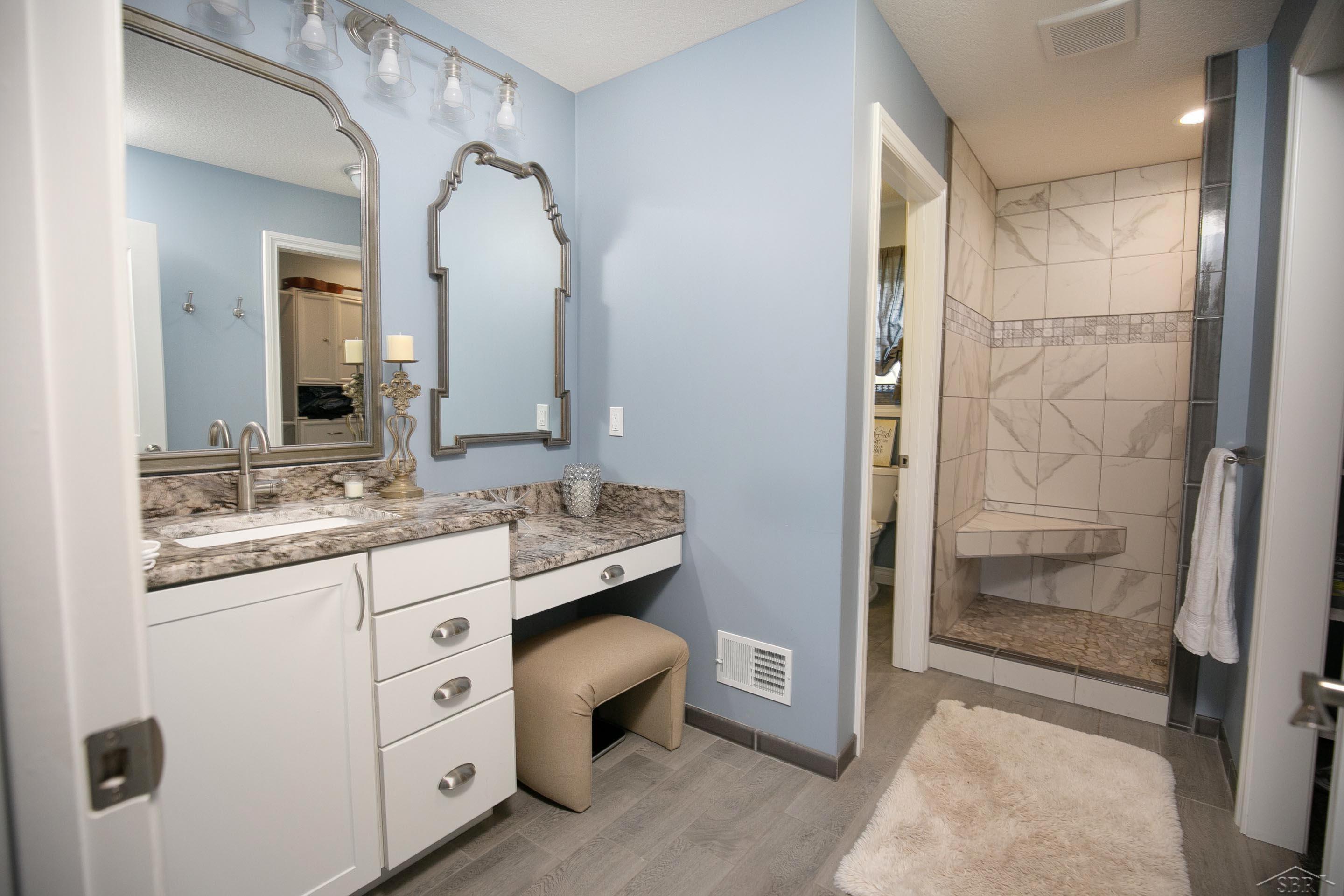 7890 Mielke Road Freeland, MI 48623 - Photo 20 of 48 Primary Bathroom
