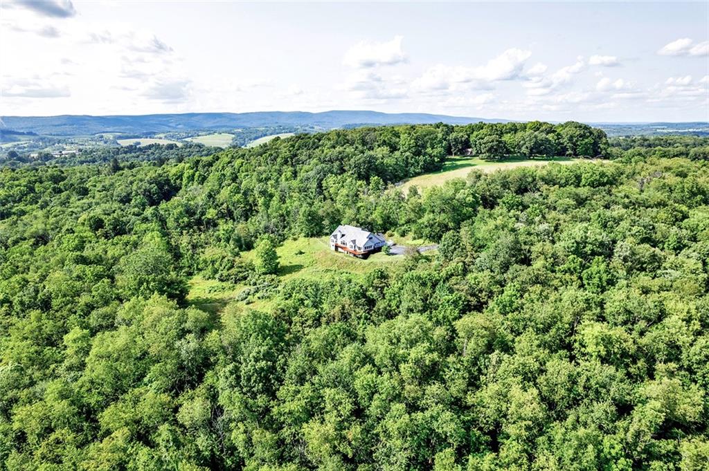 142 Mountain Road Ligonier, PA 15658 - Photo 2 of 49 Gallery Image 2