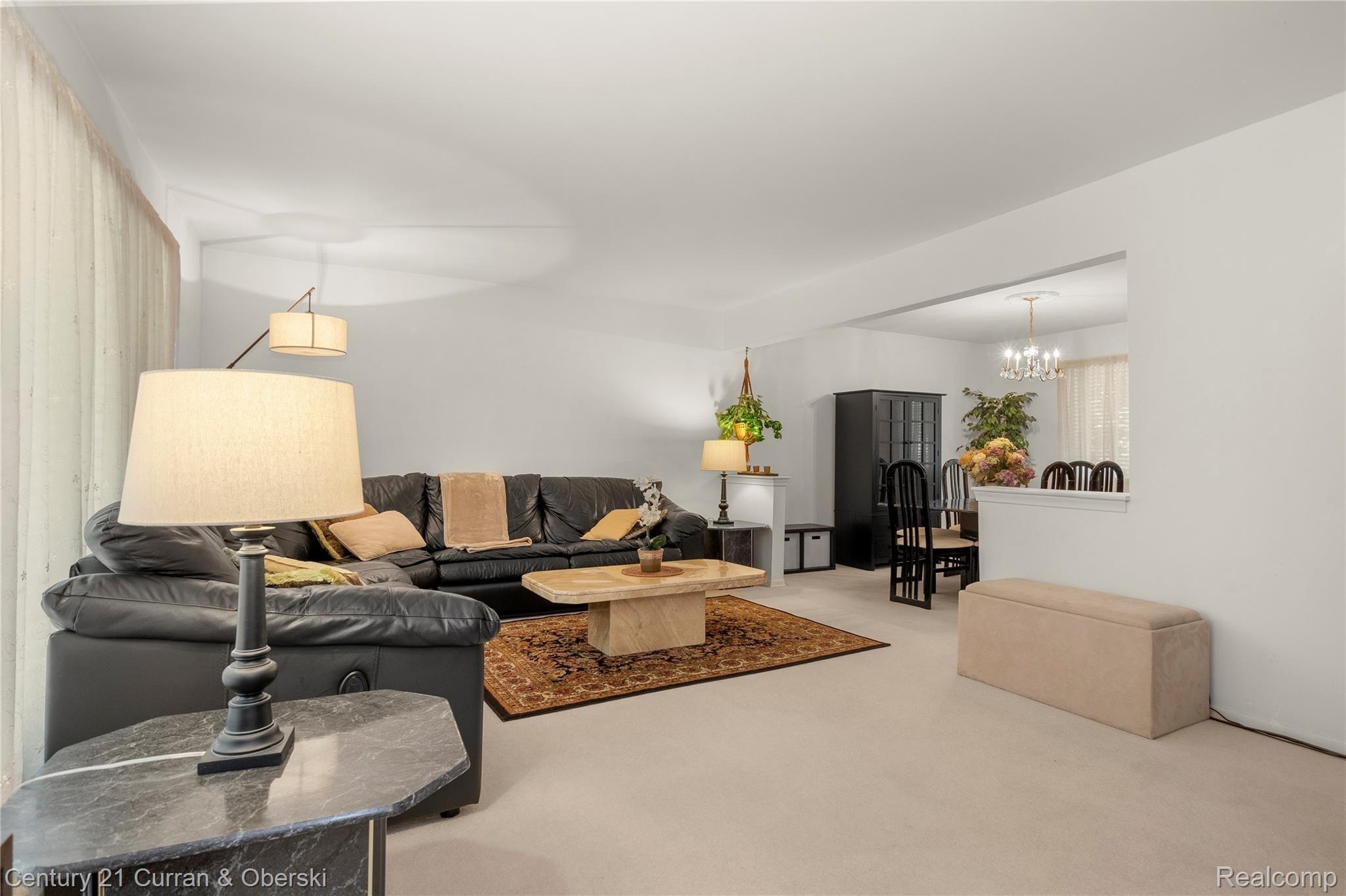 25446 Wykeshire Road Farmington, MI 48336 - Photo 8 of 38 08.jpg
