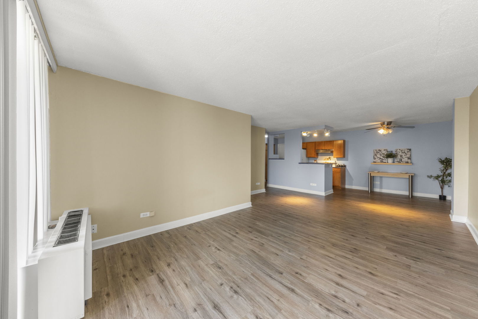 1043 South York Road, Unit 308 Bensenville, IL 60106 - Photo 11 of 17