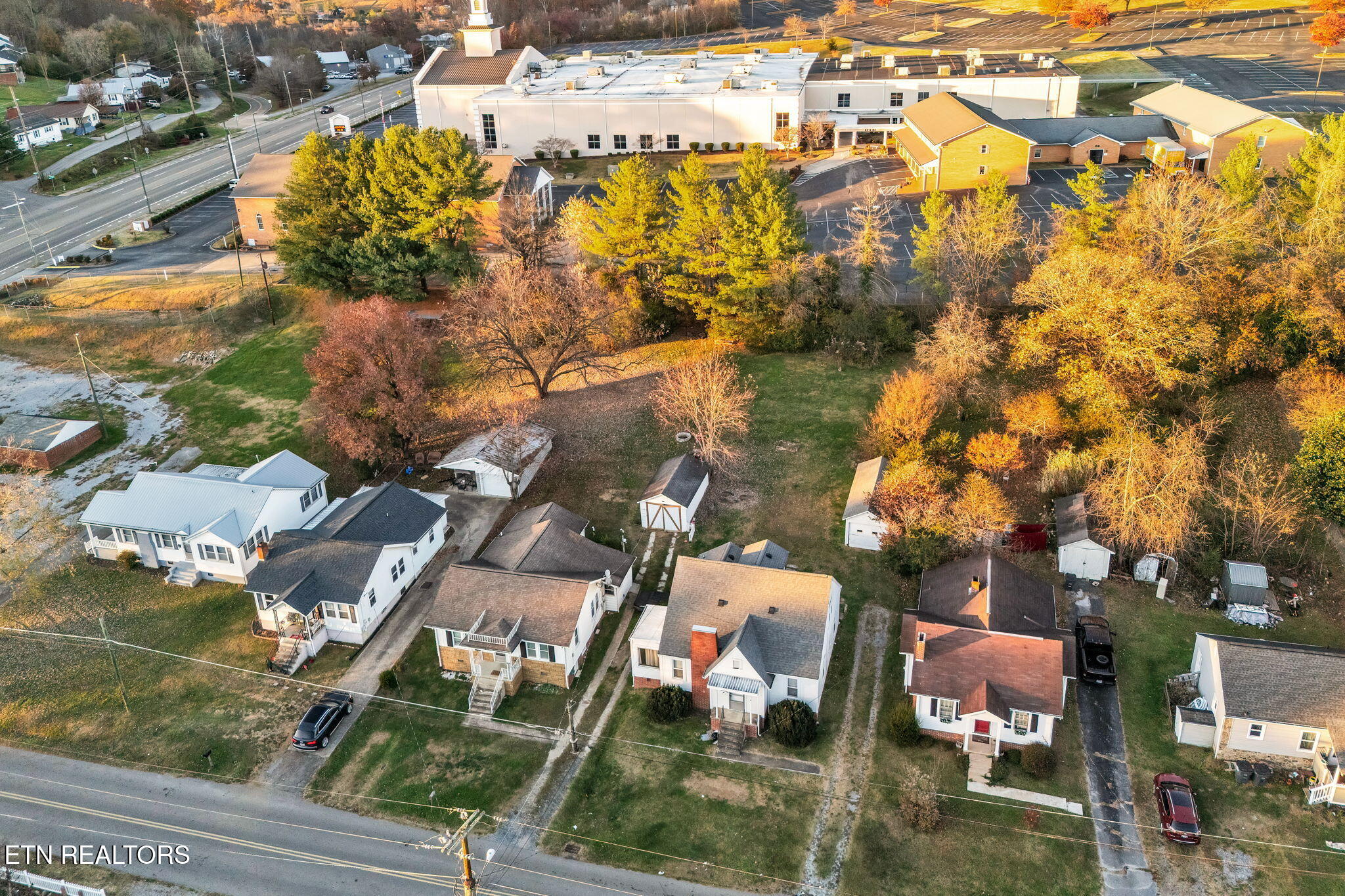 129 Virginia Street Kingsport, TN 37665 - Photo 3 of 32 5-web-or-mls-129-virginia-st