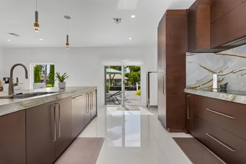 $5,350,000 | 615 3rd Key Drive, Fort Lauderdale, FL 33304