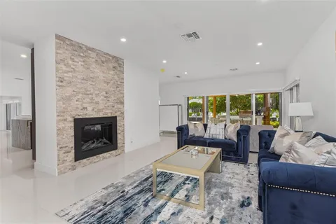 $5,350,000 | 615 3rd Key Drive, Fort Lauderdale, FL 33304