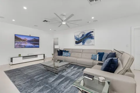 $5,699,000 | 615 3rd Key Drive, Fort Lauderdale, FL 33304