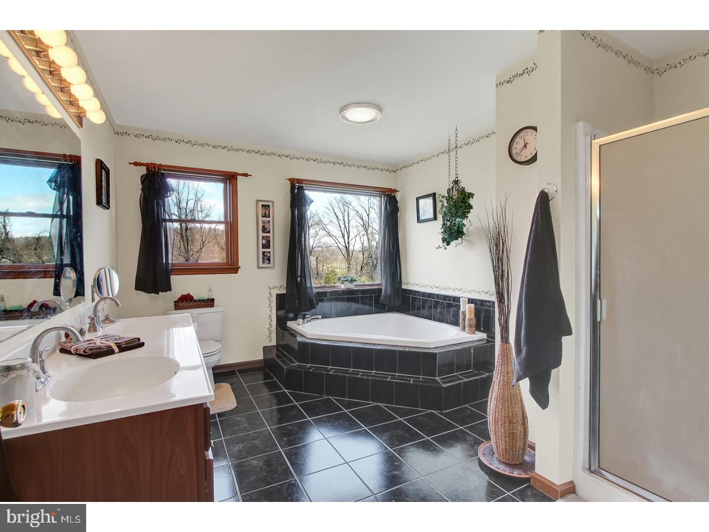 16 Meadow Ridge Road Temple, PA 19560 - Photo 11 of 25 Gallery Image 11