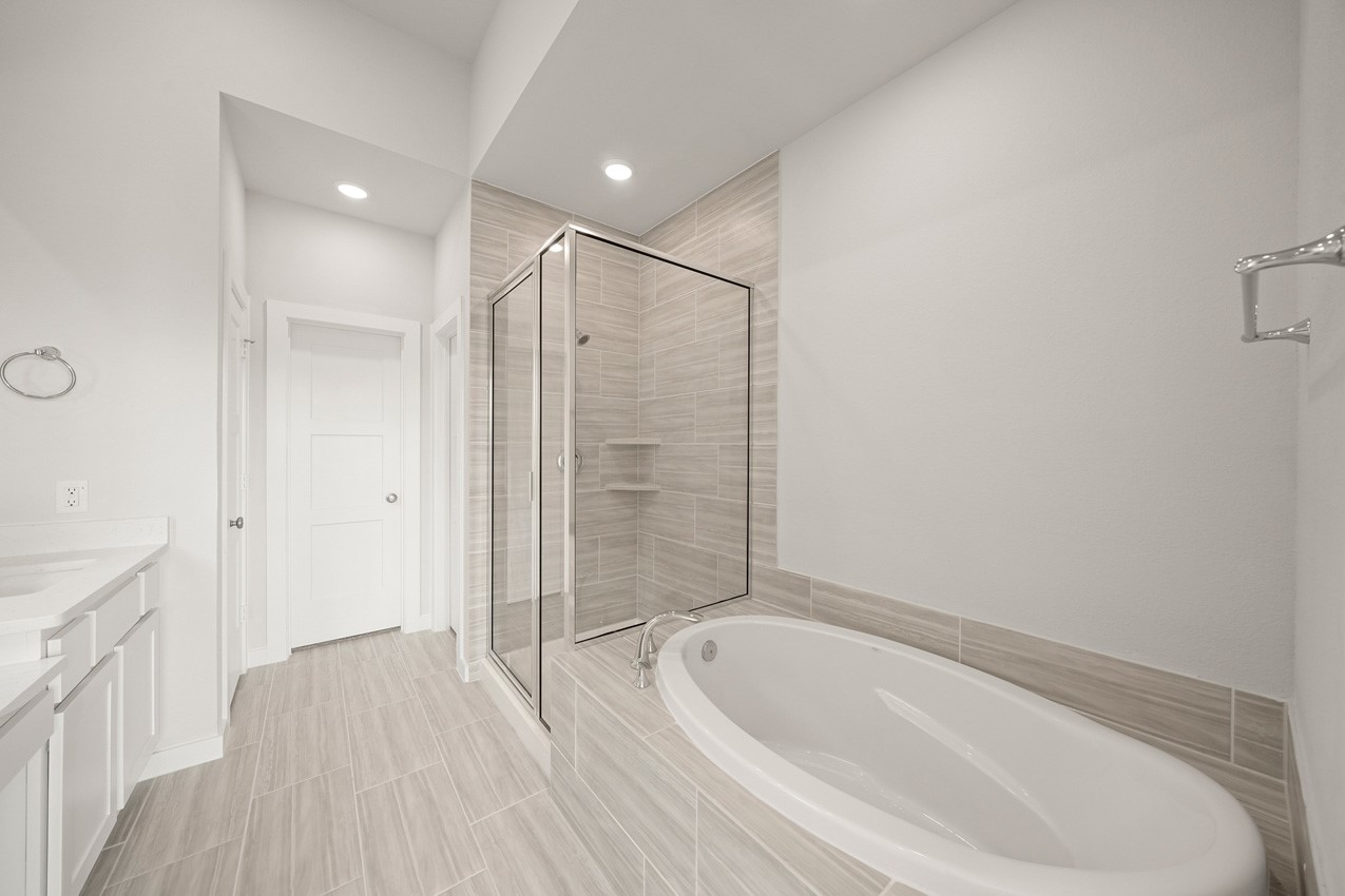 22218 Mount Whitney Road Waller, TX 77484 - Photo 15 of 23 Primary Bathroom