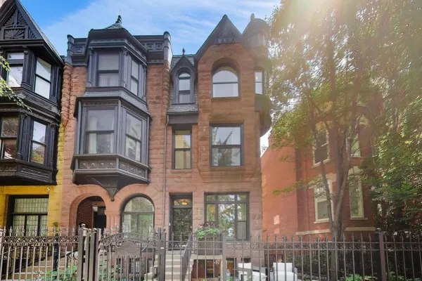 $15,000 | 45 East Division Street, Chicago, IL 60611