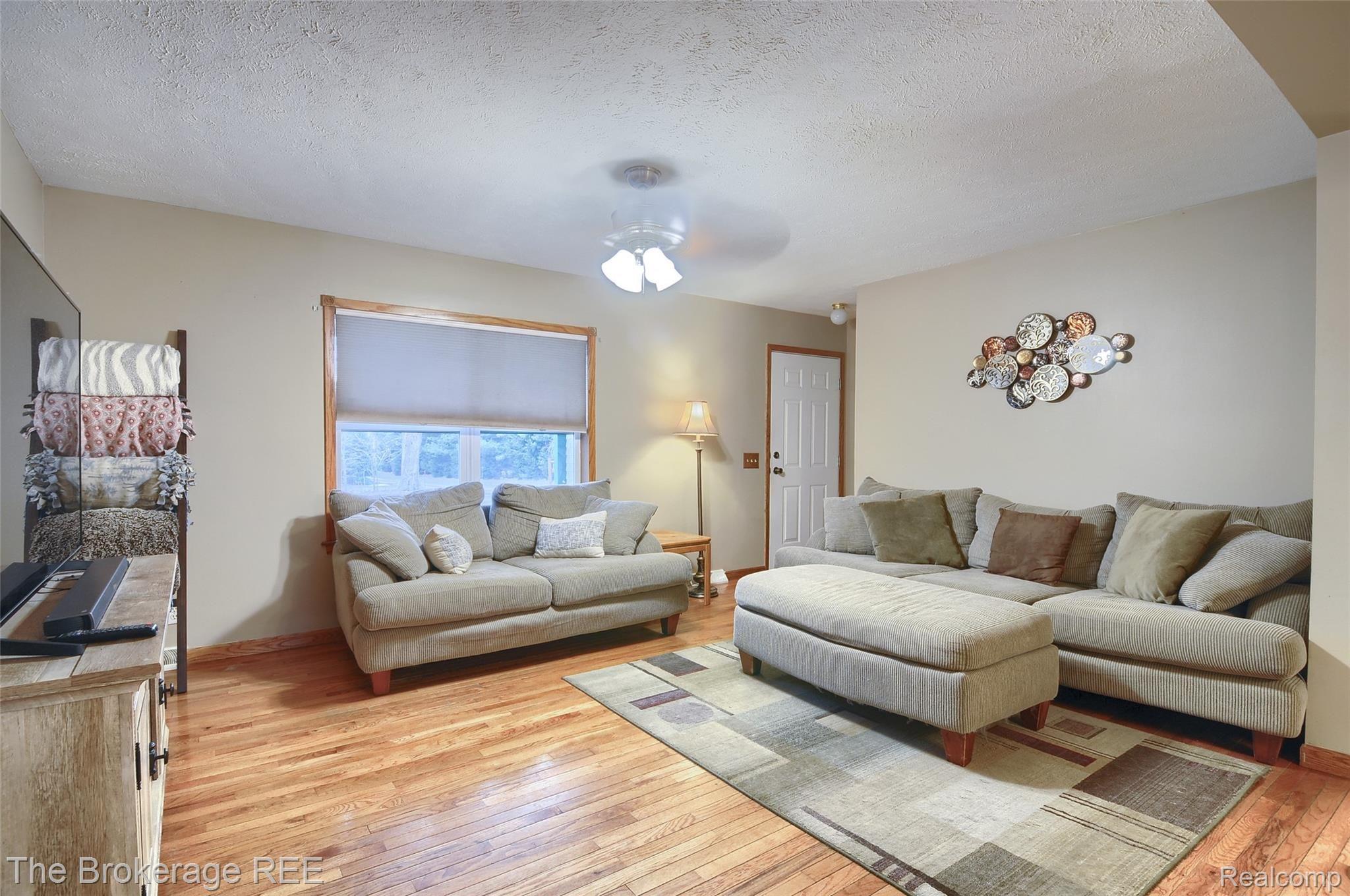 9377 Lehring Road Durand, MI 48429 - Photo 2 of 28 DSC_3412-HDR(5).jpg