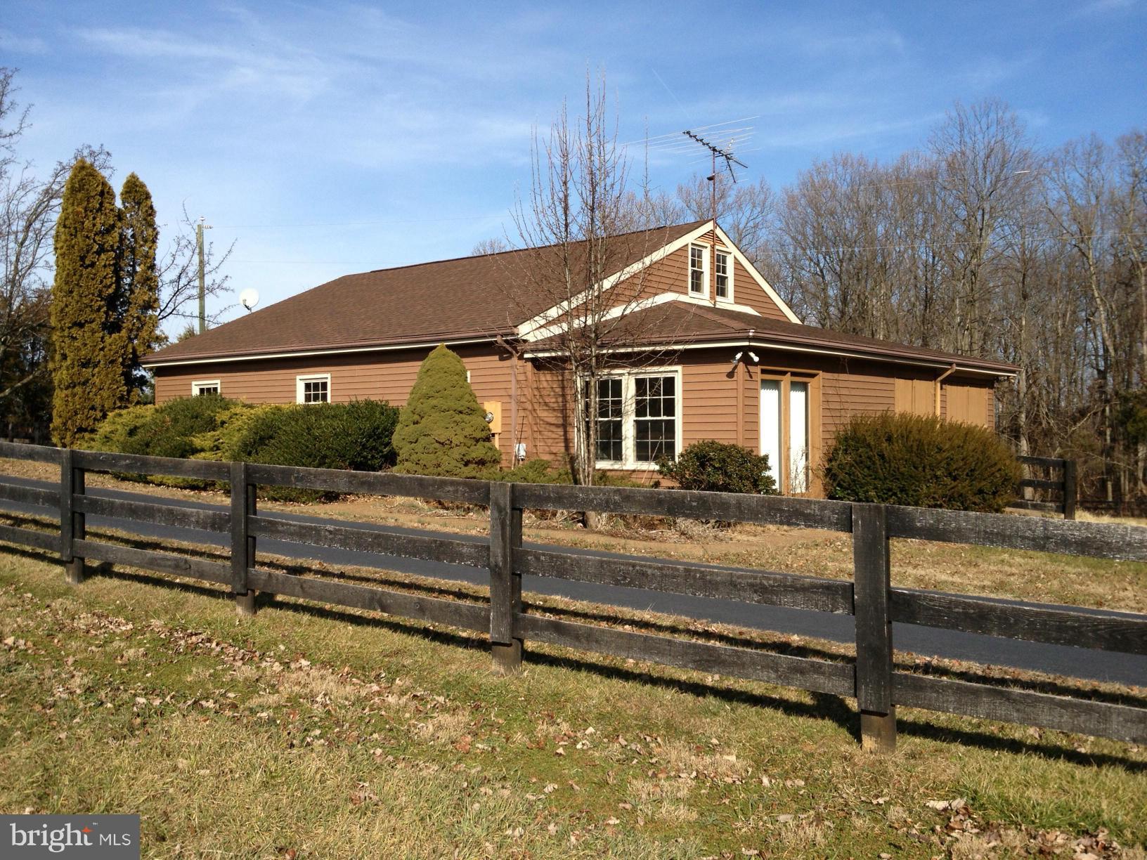 7139 Leeton Ridge Road Warrenton, VA 20186 - Photo 13 of 20 Stable and attached guest quarters