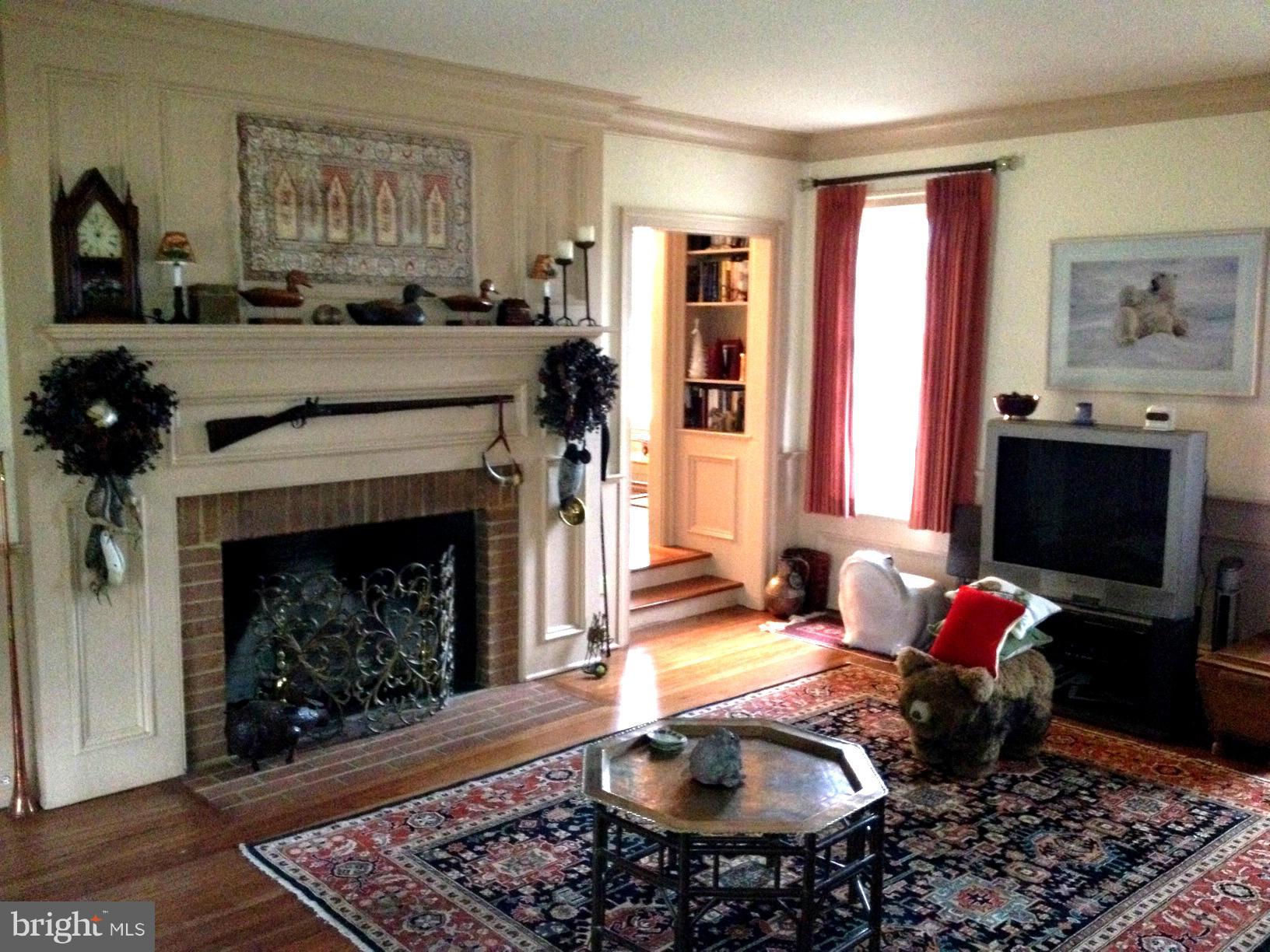 7139 Leeton Ridge Road Warrenton, VA 20186 - Photo 5 of 20 Family Room