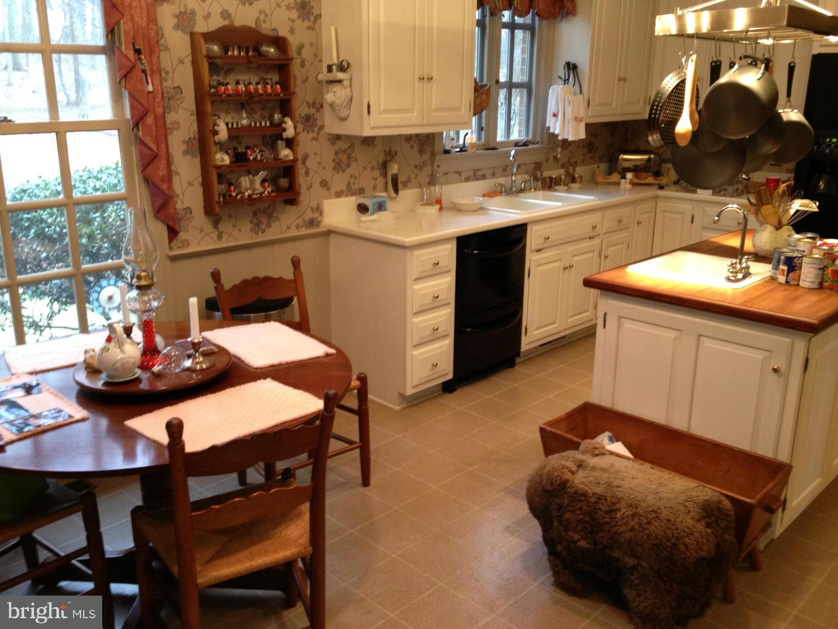 7139 Leeton Ridge Road Warrenton, VA 20186 - Photo 7 of 20 Kitchen