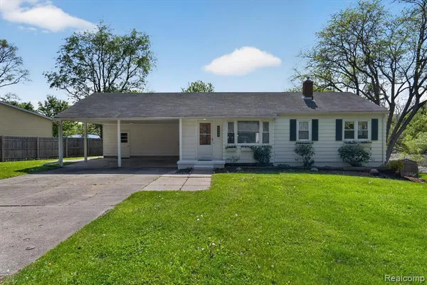 $345,000 | 4949 Algonquin Way, Okemos, MI 48864
