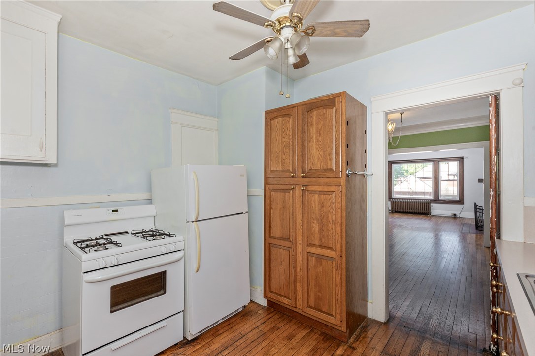 2121 Coventry Road Cleveland Heights, OH 44118 - Photo 21 of 47 Kitchen - 2nd floor unit
