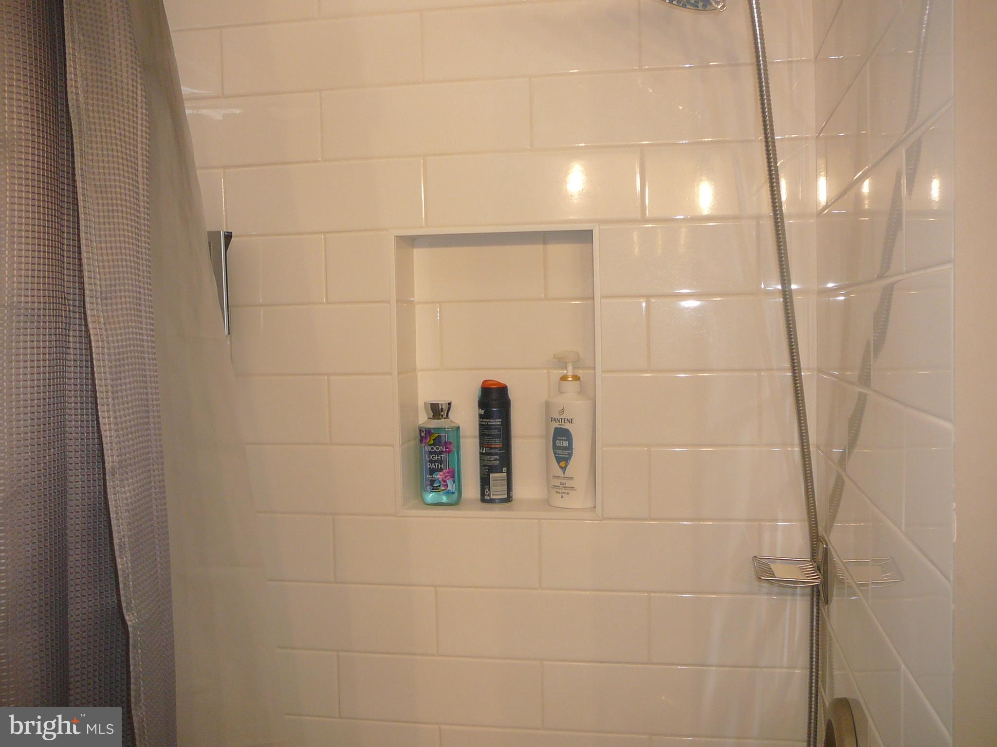 267 Deacon Road Fredericksburg, VA 22405 - Photo 14 of 24 Backsplash Shower!