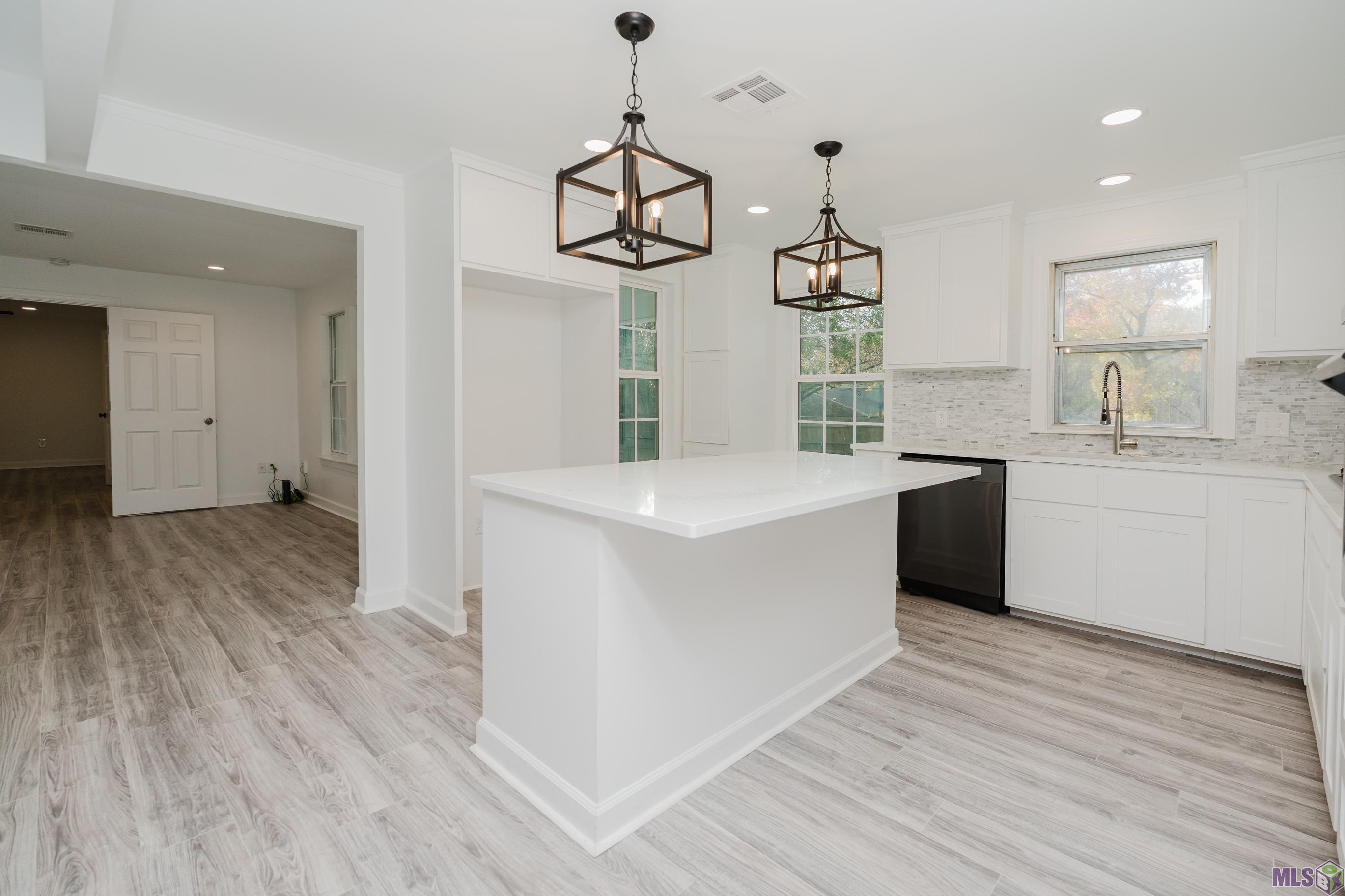 2614 Drusilla Lane Baton Rouge, LA 70809 - Photo 8 of 28