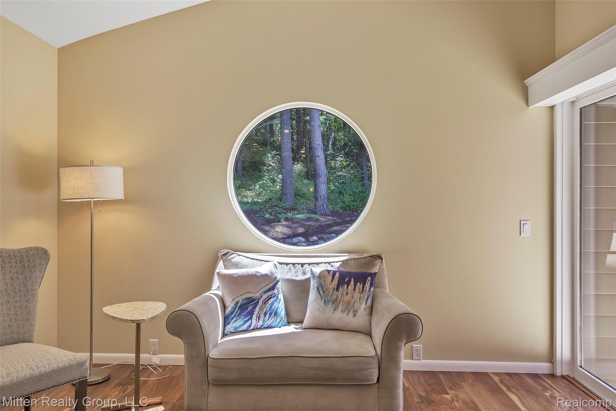 11290 Windy Ridge Drive Fenton, MI 48430 - Photo 14 of 57 11290-windy-ridge-trl-fenton-mi-48430-windowstill-14.jpg