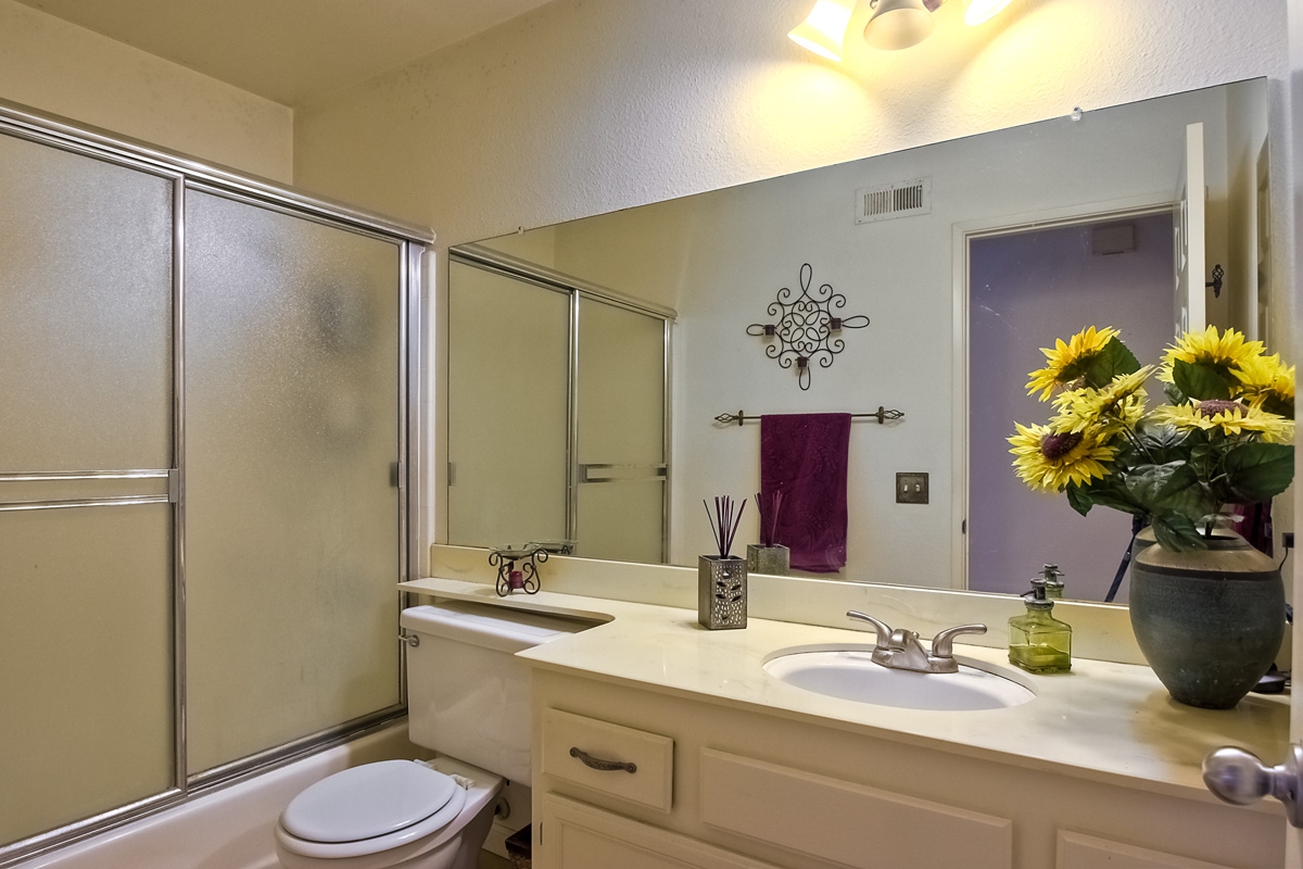 745 Winding Way Encinitas, CA 92024 - Photo 18 of 25 Secondary bathroom...