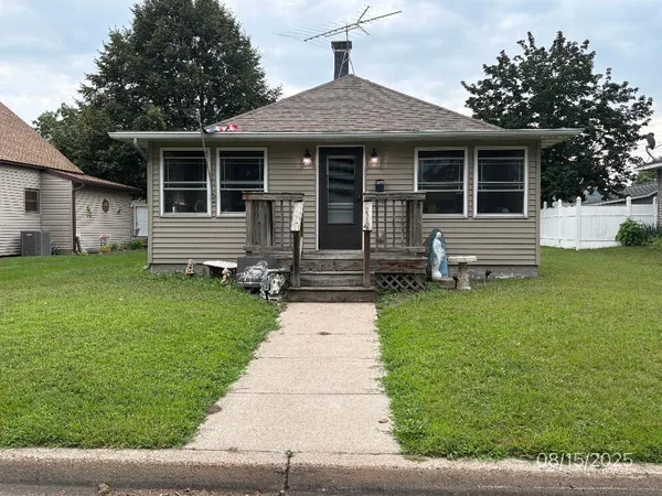 $136,000 | 618 North Wacouta Avenue, Prairie du Chien, WI 53821