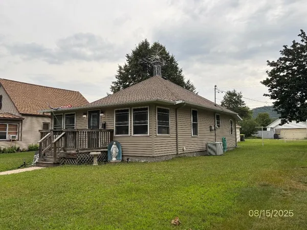 $136,000 | 618 North Wacouta Avenue, Prairie du Chien, WI 53821