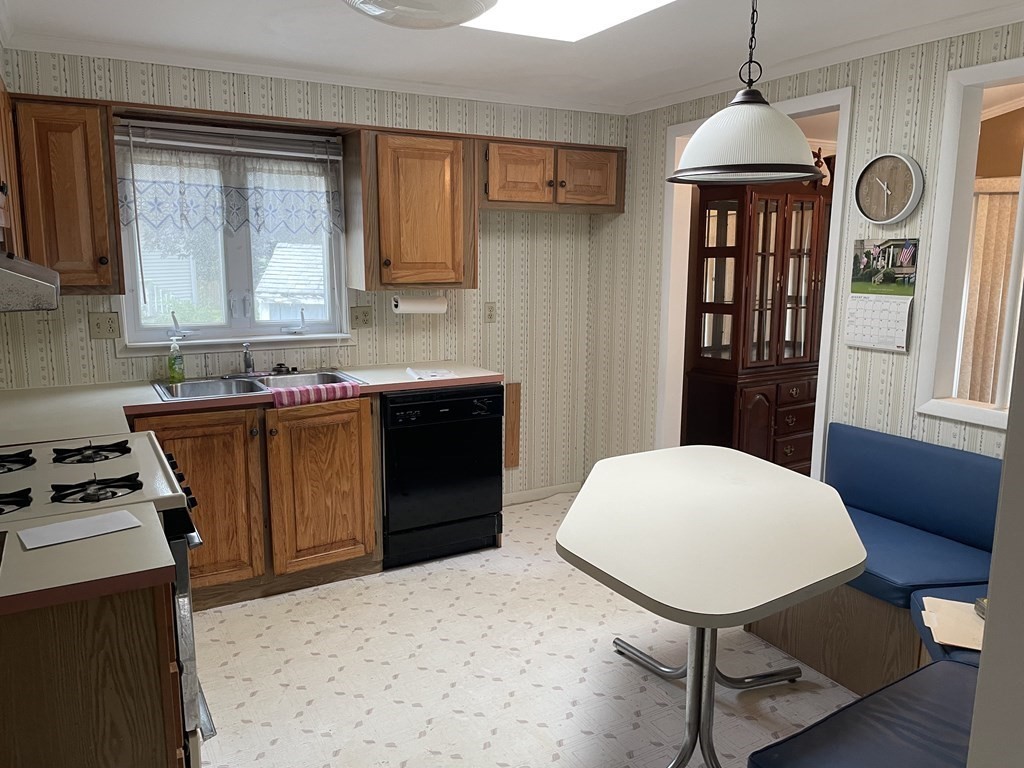 2 Juniper Circle Rockland, MA 02370 - Photo 21 of 27